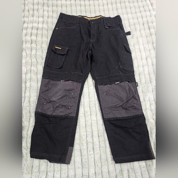 Caterpillar Men's Black and Dark Gray Cargo Pants - Picture 1 of 3